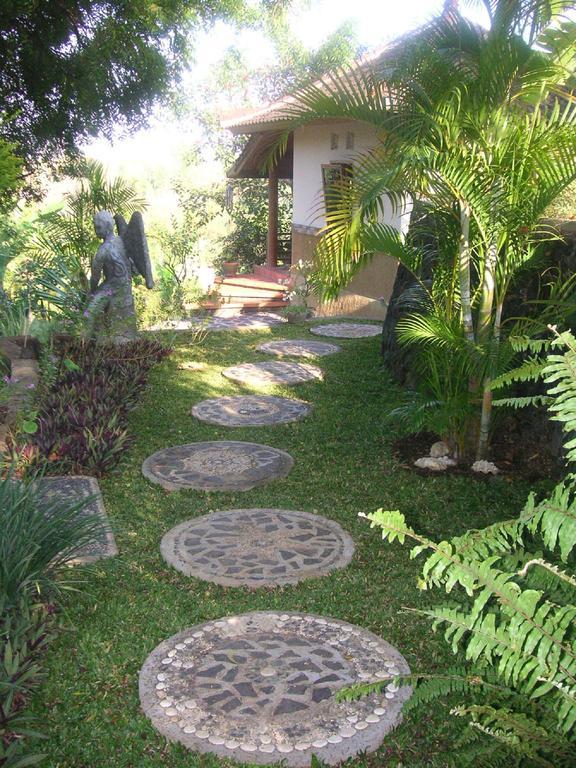 Sananda Bungalow لوفينا المظهر الخارجي الصورة