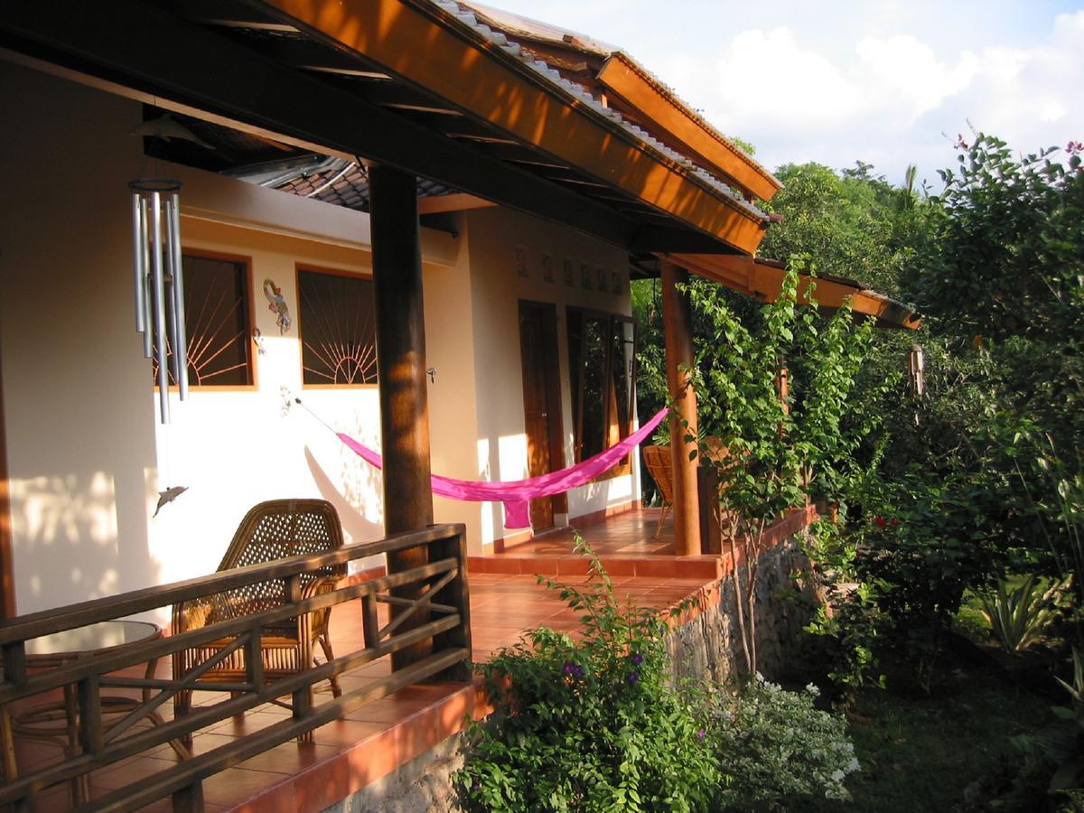 Sananda Bungalow لوفينا الغرفة الصورة